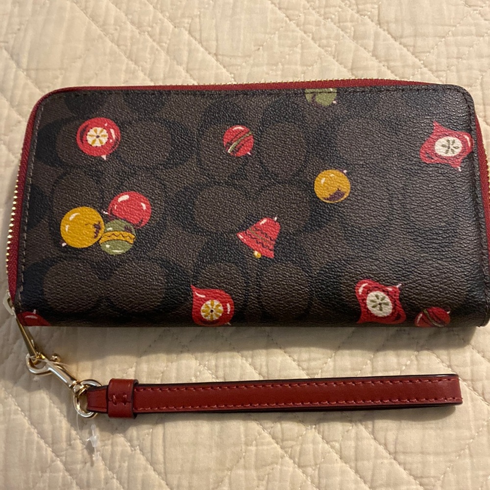 Coach Long zip around wallet in signature canvas with ornament print